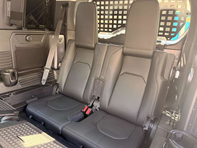 ランドローバー ディフェンダー １１０ Ｓ ２．０Ｌ Ｐ３００ ４ＷＤ R2年 (関東) 99