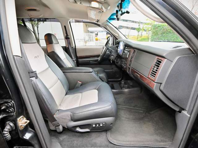 ダッジ デュランゴ Ｒ／Ｔ ５．９ Ｖ８ ４ＷＤ H13年 (関東) 99