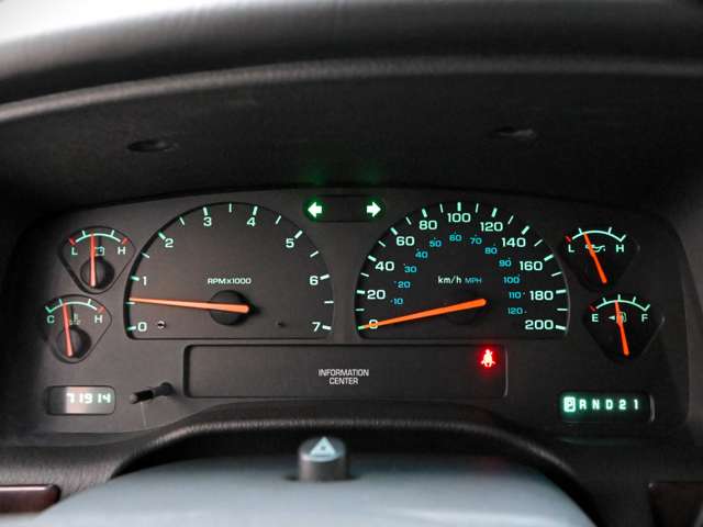 ダッジ デュランゴ Ｒ／Ｔ ５．９ Ｖ８ ４ＷＤ H13年 (関東) 99