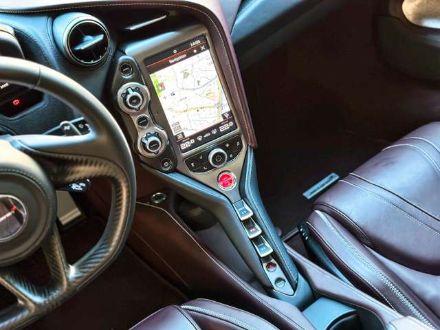 マクラーレン ７２０Ｓ ＬＡＵＮＣＨ ＥＤＩＴＩＯＮ／左Ｈ／外装スペシャルカラ－／ H29年 (関東) 99