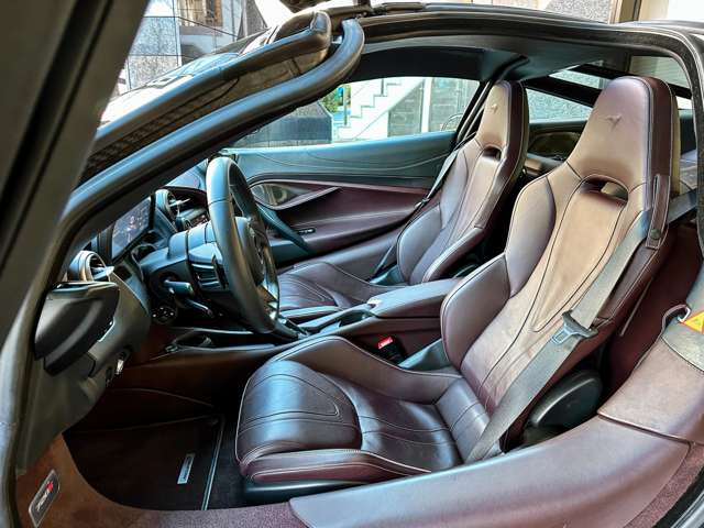 マクラーレン ７２０Ｓ ＬＡＵＮＣＨ ＥＤＩＴＩＯＮ／左Ｈ／外装スペシャルカラ－／ H29年 (関東) 99