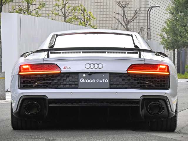 アウディ Ｒ８ Ｖ１０ パフォーマンス ５．２ ＦＳＩ クワトロ ４ＷＤ R2年 (関東) 99