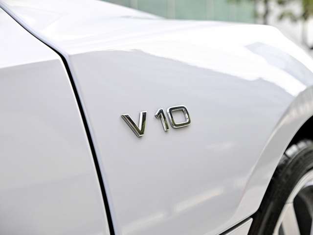 アウディ Ｒ８ Ｖ１０ パフォーマンス ５．２ ＦＳＩ クワトロ ４ＷＤ R2年 (関東) 99