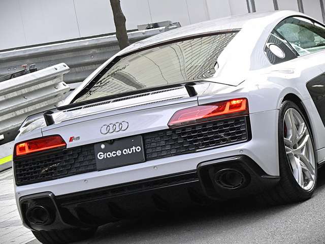 アウディ Ｒ８ Ｖ１０ パフォーマンス ５．２ ＦＳＩ クワトロ ４ＷＤ R2年 (関東) 99