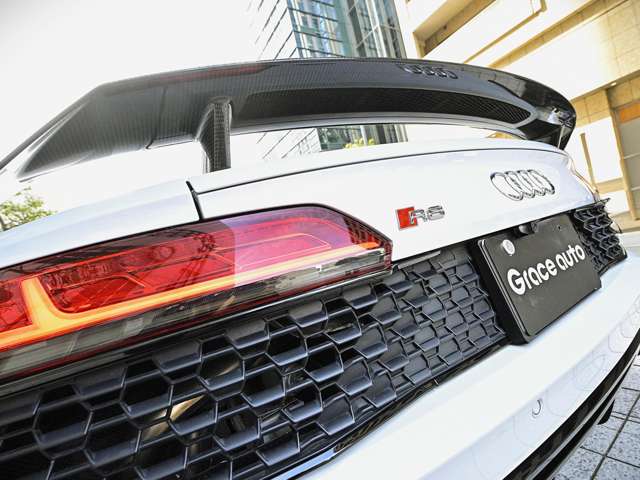 アウディ Ｒ８ Ｖ１０ パフォーマンス ５．２ ＦＳＩ クワトロ ４ＷＤ R2年 (関東) 99