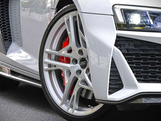 アウディ Ｒ８ Ｖ１０ パフォーマンス ５．２ ＦＳＩ クワトロ ４ＷＤ R2年 (関東) 99