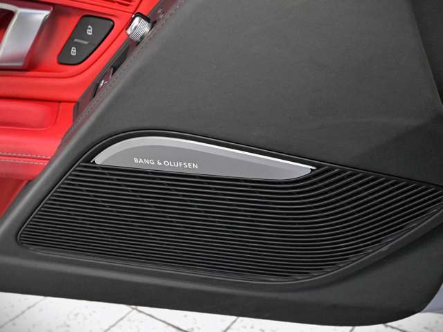 アウディ Ｒ８ Ｖ１０ パフォーマンス ５．２ ＦＳＩ クワトロ ４ＷＤ R2年 (関東) 99