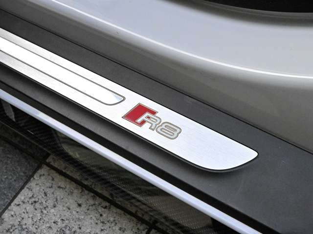 アウディ Ｒ８ Ｖ１０ パフォーマンス ５．２ ＦＳＩ クワトロ ４ＷＤ R2年 (関東) 99