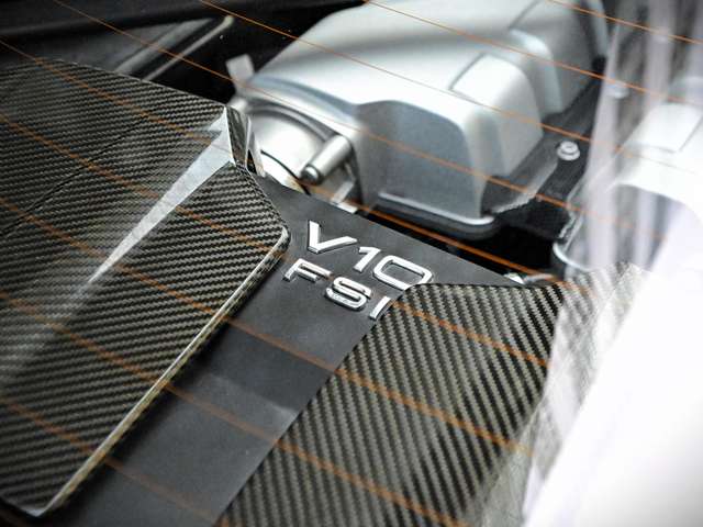 アウディ Ｒ８ Ｖ１０ パフォーマンス ５．２ ＦＳＩ クワトロ ４ＷＤ R2年 (関東) 99