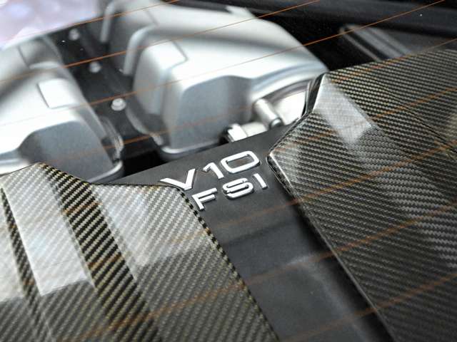 アウディ Ｒ８ Ｖ１０ パフォーマンス ５．２ ＦＳＩ クワトロ ４ＷＤ R2年 (関東) 99