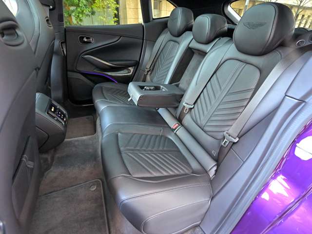 アストンマーティン ＤＢＸ ７０７ ４ＷＤ R6年 (関東) 99