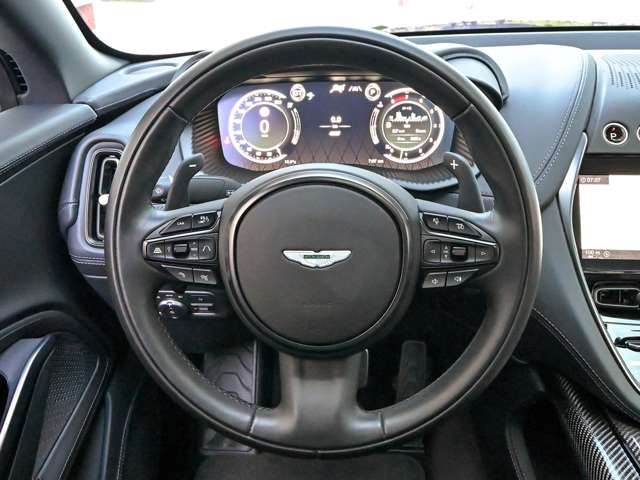 アストンマーティン ＤＢＸ ７０７ ４ＷＤ R6年 (関東) 99
