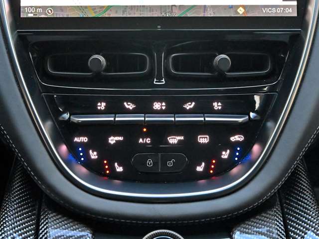 アストンマーティン ＤＢＸ ７０７ ４ＷＤ R6年 (関東) 99