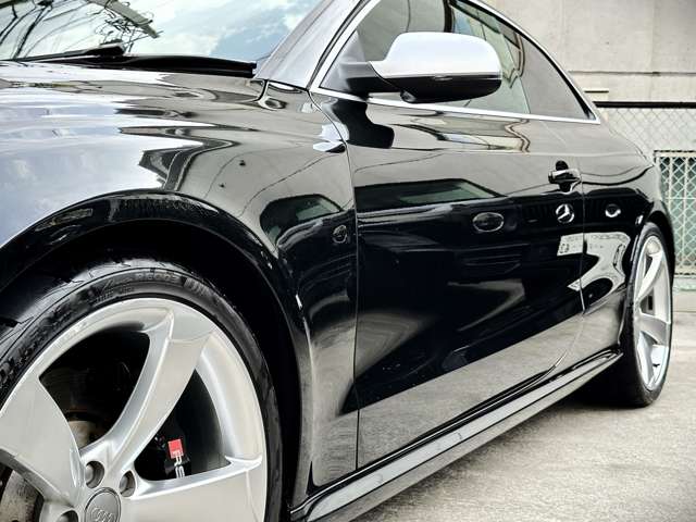 アウディ ＲＳ５ ４．２ ４ＷＤ H25年 (関東) 99
