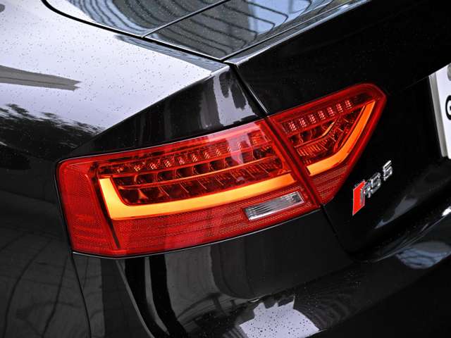 アウディ ＲＳ５ ４．２ ４ＷＤ H25年 (関東) 99