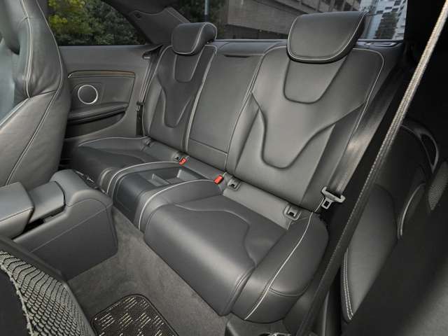 アウディ ＲＳ５ ４．２ ４ＷＤ H25年 (関東) 99