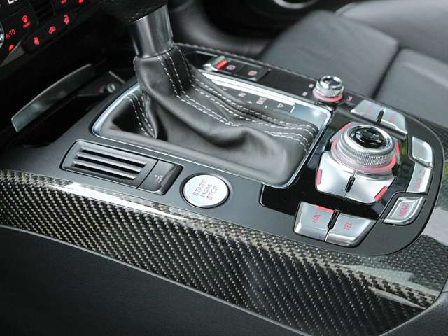 アウディ ＲＳ５ ４．２ ４ＷＤ H25年 (関東) 99
