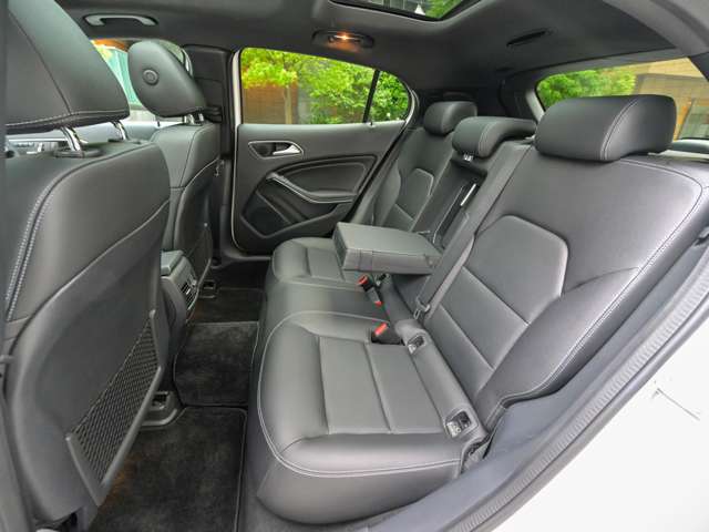 メルセデスベンツ ＧＬＡクラス ＧＬＡ２２０ ４マチック ４ＷＤ R1年 (関東) 99