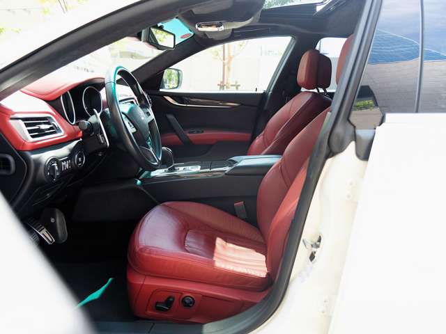 マセラティ ギブリ Ｓ Ｑ４ ４ＷＤ H26年 (関東) 99