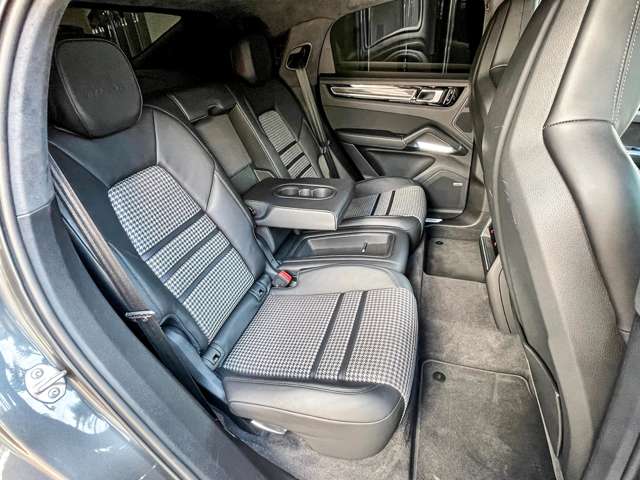 ポルシェ カイエンクーペ ターボ ティプトロニックＳ ４ＷＤ R2年 (関東) 99