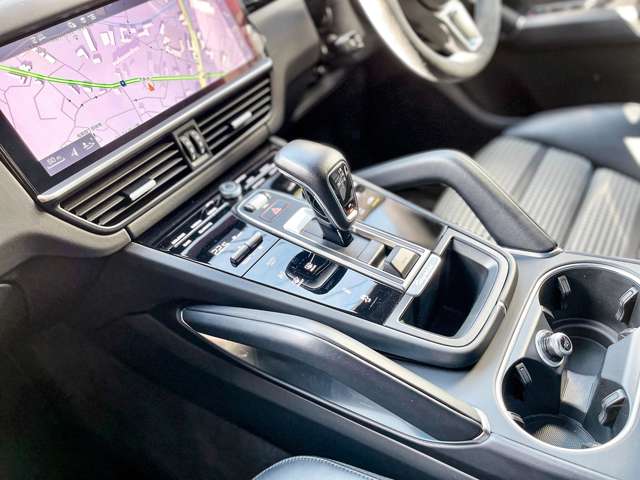 ポルシェ カイエンクーペ ターボ ティプトロニックＳ ４ＷＤ R2年 (関東) 99