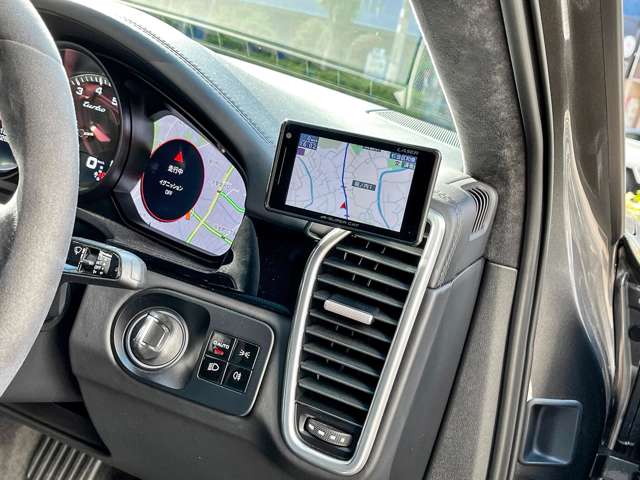 ポルシェ カイエンクーペ ターボ ティプトロニックＳ ４ＷＤ R2年 (関東) 99