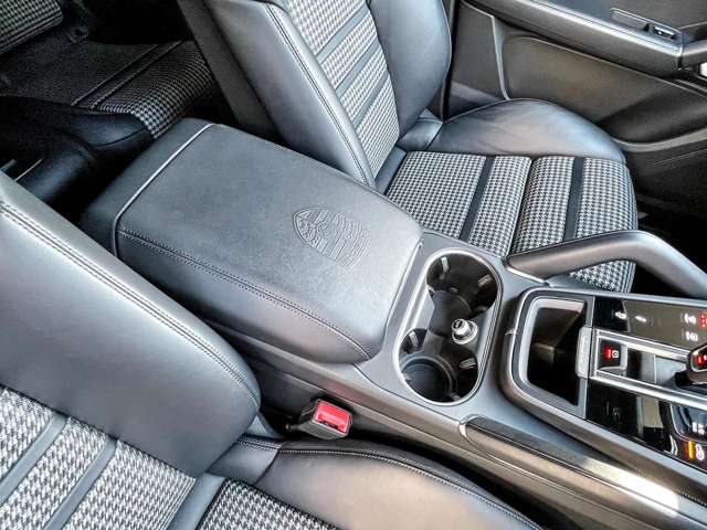 ポルシェ カイエンクーペ ターボ ティプトロニックＳ ４ＷＤ R2年 (関東) 99