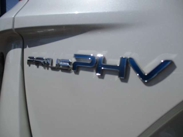 トヨタ プリウスＰＨＶ １．８ Ａ H29年 (甲信越・北陸) 99