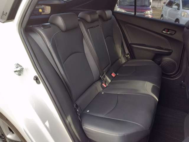 トヨタ プリウス １．８ Ｓ ツーリングセレクション H28年 () 99