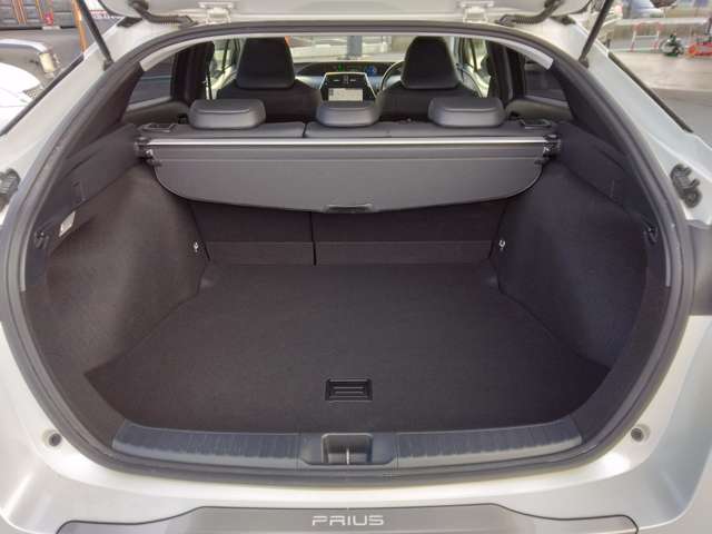 トヨタ プリウス １．８ Ｓ ツーリングセレクション H28年 () 99