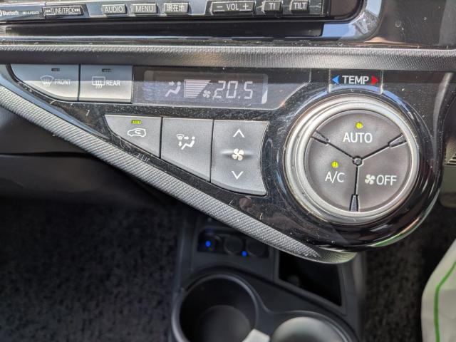 トヨタ アクア １．５Ｓ ＥＴＣ ＢＬＵＥＴＯＯＴＨ接続 シートヒーター H27年 () 99