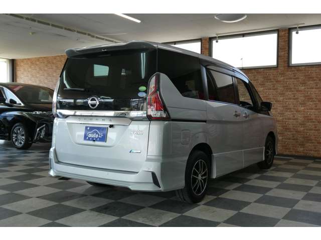 日産 セレナ ２．０ ハイウェイスター ４ＷＤ H29年 (東北) 99