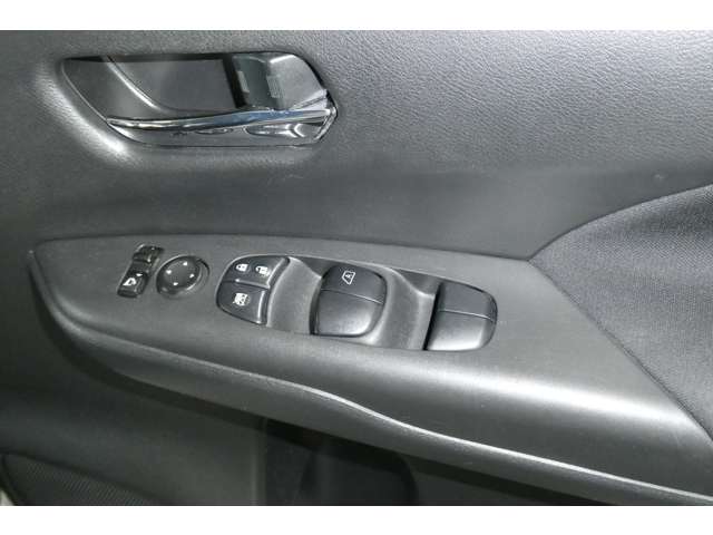 日産 セレナ ２．０ ハイウェイスター ４ＷＤ H29年 (東北) 99