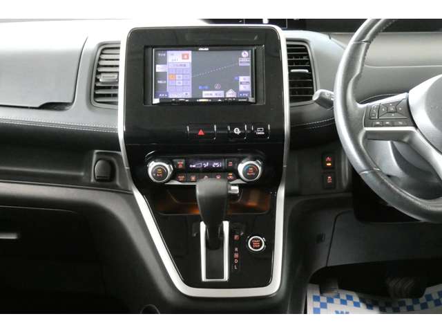 日産 セレナ ２．０ ハイウェイスター ４ＷＤ H29年 (東北) 99