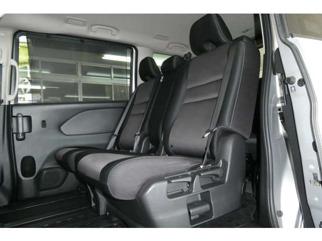 日産 セレナ ２．０ ハイウェイスター ４ＷＤ H29年 (東北) 99
