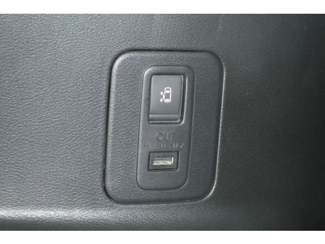 日産 セレナ ２．０ ハイウェイスター ４ＷＤ H29年 (東北) 99