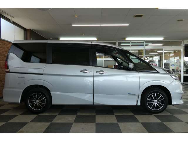 日産 セレナ ２．０ ハイウェイスター ４ＷＤ H29年 (東北) 99