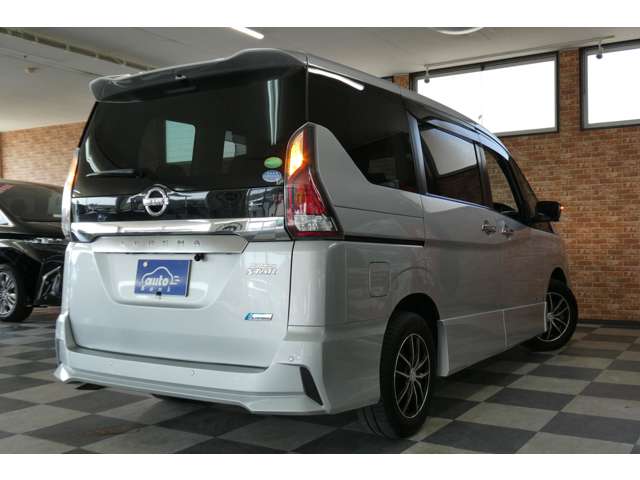 日産 セレナ ２．０ ハイウェイスター ４ＷＤ H29年 (東北) 99