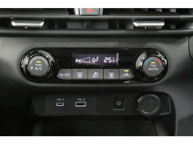 日産 ノートオーラ １．２ Ｇ レザーエディション R7年 (東北) 99