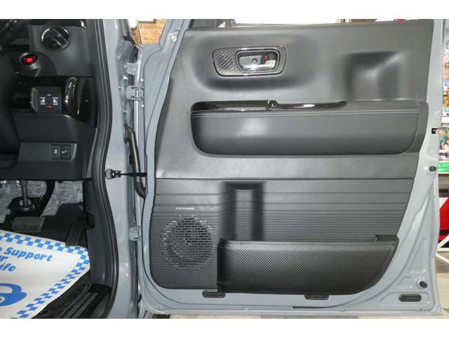 ホンダ Ｎ　ＢＯＸ カスタム ６６０ ターボ コーディネートスタイル ２トーン ４ＷＤ R5年 (東北) 99