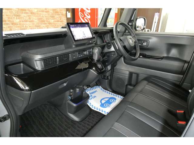 ホンダ Ｎ　ＢＯＸ カスタム ６６０ ターボ コーディネートスタイル ２トーン ４ＷＤ R5年 (東北) 99