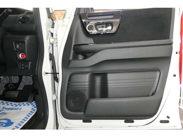ホンダ Ｎ　ＢＯＸ カスタム ６６０ Ｌ ４ＷＤ R4年 (東北) 99