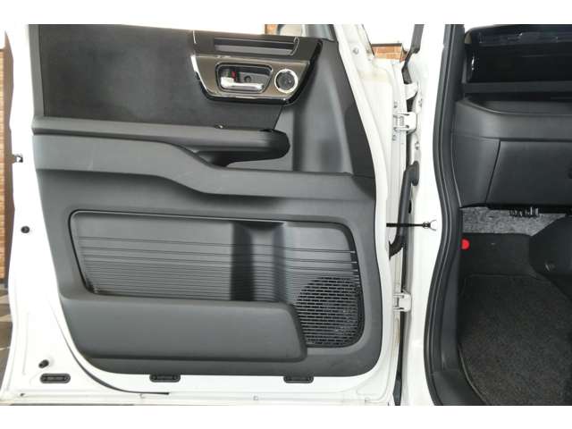 ホンダ Ｎ　ＢＯＸ カスタム ６６０ Ｌ ４ＷＤ R4年 (東北) 99