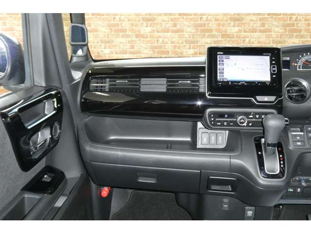 ホンダ Ｎ　ＢＯＸ カスタム ６６０ Ｌ ４ＷＤ R4年 (東北) 99