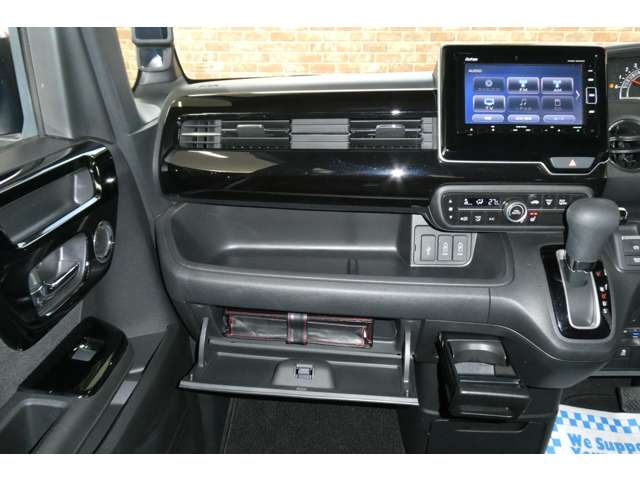 ホンダ Ｎ　ＢＯＸ カスタム ６６０ Ｌ ４ＷＤ R4年 (東北) 99