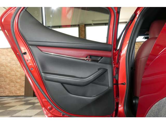 マツダ ＭＡＺＤＡ３　ファストバック ２．０ Ｘ バーガンディ セレクション ４ＷＤ R2年 (東北) 99
