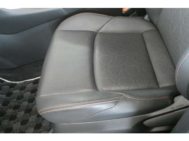 トヨタ ＲＡＶ４ ２．５ ハイブリッド アドベンチャー Ｅ－ＦＯＵＲ ４ＷＤ R4年 (東北) 99