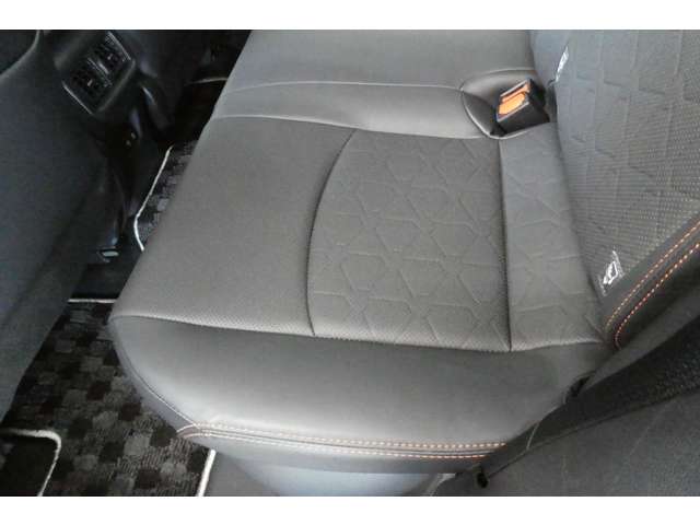 トヨタ ＲＡＶ４ ２．５ ハイブリッド アドベンチャー Ｅ－ＦＯＵＲ ４ＷＤ R4年 (東北) 99