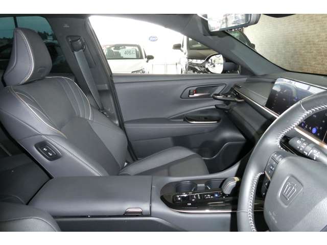 トヨタ クラウン　スポーツ　ハイブリッド ２．５ Ｚ Ｅ－ＦＯＵＲ ４ＷＤ R5年 (東北) 99