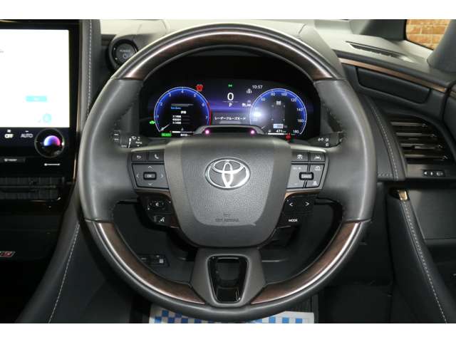 トヨタ アルファード　ハイブリッド ハイブリッド ２．５ Ｚ Ｅ－ＦＯＵＲ ４ＷＤ R5年 (東北) 99